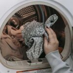 Чи можна прати шкарпетки та білизну разом у пральній машині?