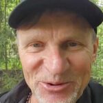 Олег Скрипка відвідав власну матір напередодні Дня матері та привітав її з майбутнім святом