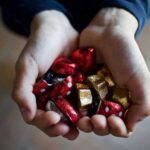 Дієтологи назвали точну добову норму солодощів для дітей