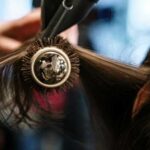Поради стилістів, які допоможуть створити та підтримувати тривалий об'єм на тонкому волоссі