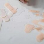 Виявляється, ми неправильно наклеюємо пластир: розумний лайфхак