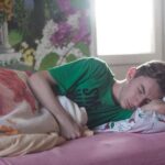 Лікар розповів нам, у якій позі спати найкраще, щоб уникнути болю в спині та шиї вранці.