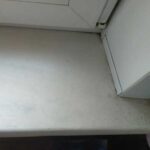 Як відбілити пластикове підвіконня та позбутися плям, жиру та бруду за 5 хвилин