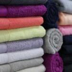 Чи можна прати рушники та постільну білизну разом?