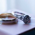 Чи обов'язково купувати однакові обручки для нареченого та нареченої на весілля?