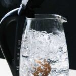 Кілька способів використання окропу з користю вдома та на дачі