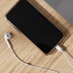 Експерти назвали причини, чому варто відмовитися від смартфона з великим екраном