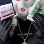 Де не можна ховати гроші в будинку – місця, про які знають усі злодії