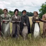 Емма Коррін та Олівія Колман у серіалі Netflix «Гордість і упередження»