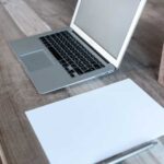 Як зламати MacBook за допомогою аркуша паперу