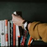 Літературний антидепресант: 5 книг, які повернуть вам жагу до життя
