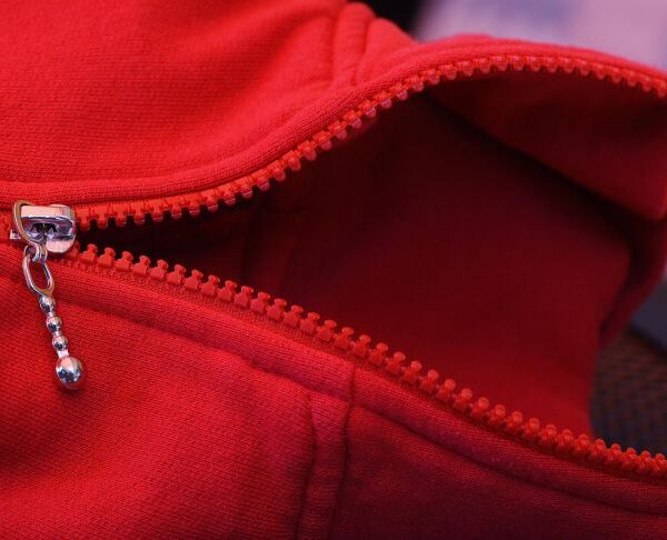 Застрягла блискавка здається: чим змастити…