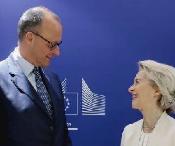 Введення миротворців в Україну. Мерц…