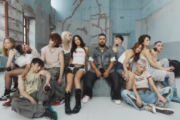 Монатік та ДОРОФЄВА танцюють у відеокліпі на пісню "If You Know What I Mean"1