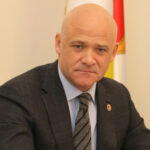 Труханов, втрачаючи вплив в Одесі, почав наступ на президентську вертикаль, — політолог