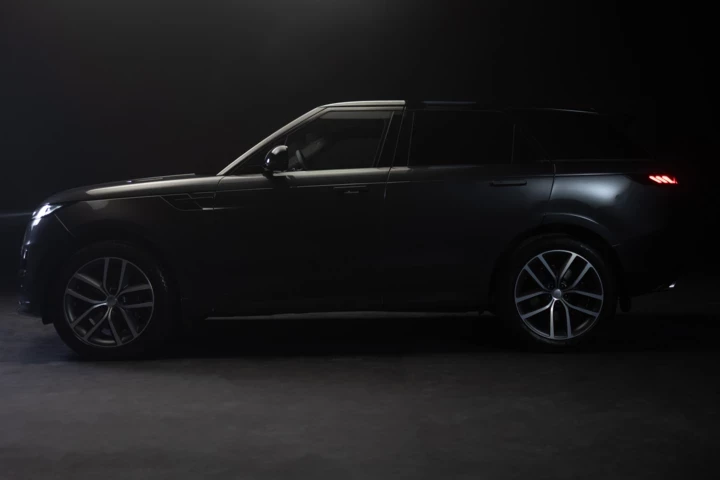 Швидка й динамічна: зірка фехтування Ольга Харлан тестує Range Rover Sport6