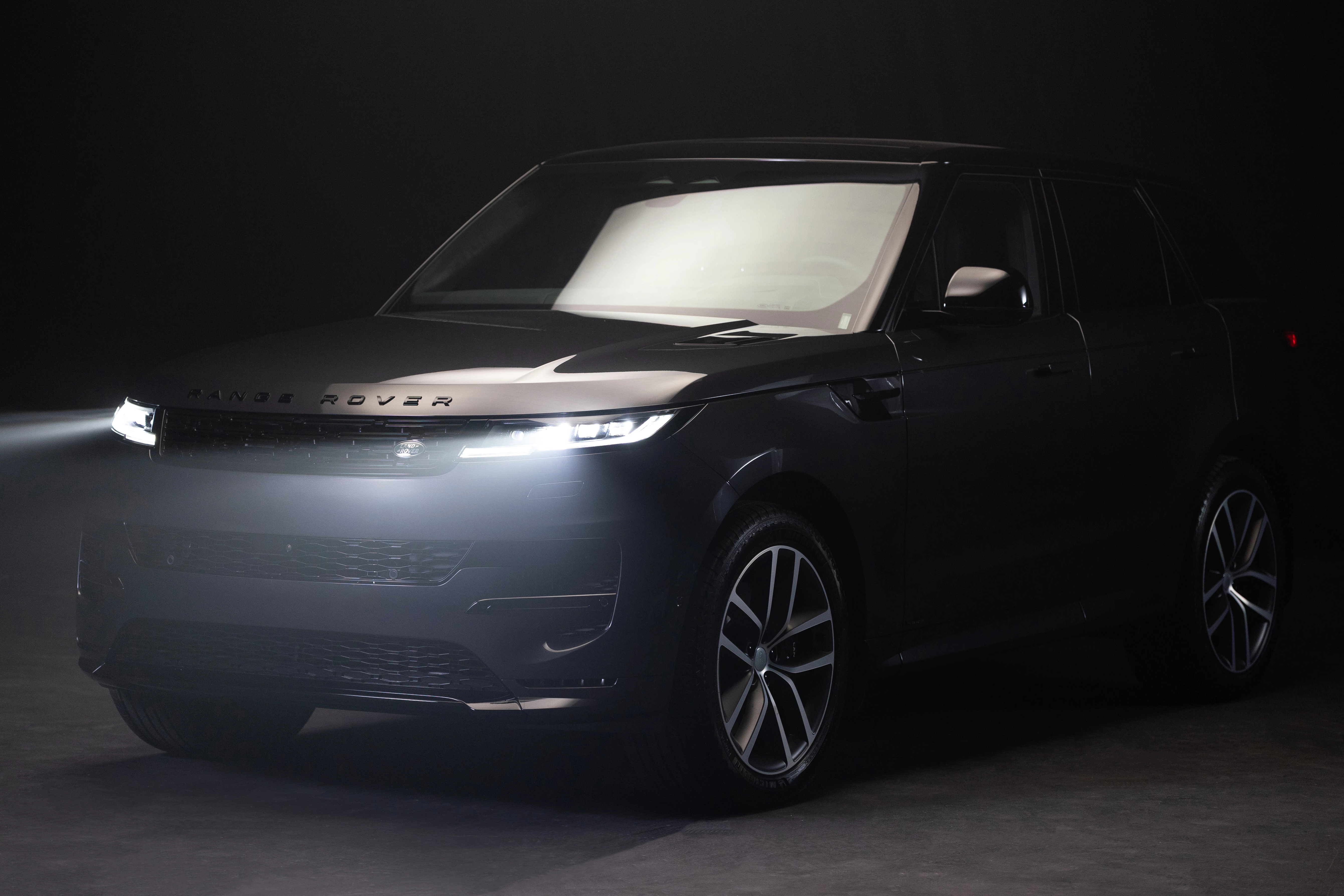 Швидка й динамічна: зірка фехтування Ольга Харлан тестує Range Rover Sport4