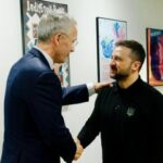 Столтенберг згадав важку розмову із Зеленським у лютому 2022-го.