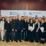 Прифронтовий форум: медіа про політичну ініціативу Арахамії, замасковану під безпекову подію.