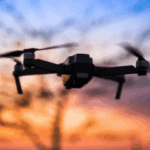 Херсон: російський безпілотник атакував машину вибухівкою, вбивши жінку та дитину.