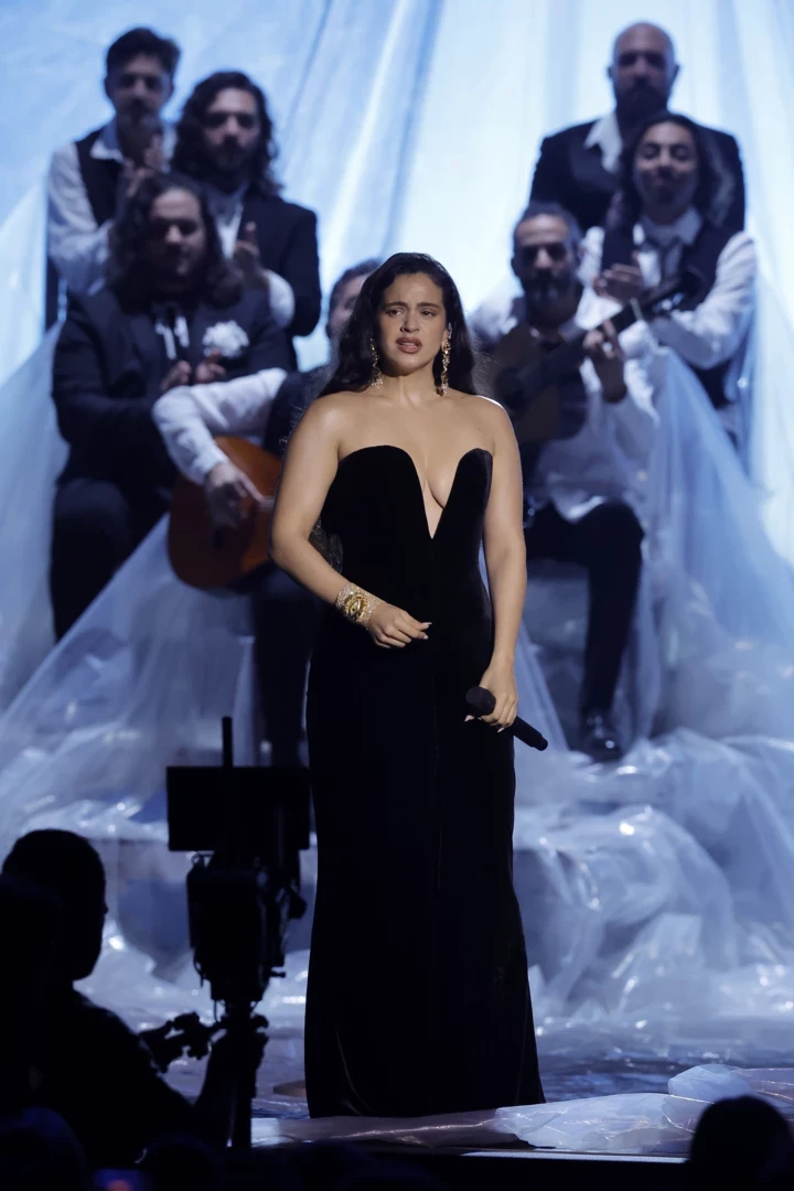 Що потрібно знати про співачку Rosalía та її новий альбом LUX1