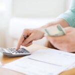 “Грошей немає, але ви тримаєтеся”. Де взяти гроші, коли вони потрібні?