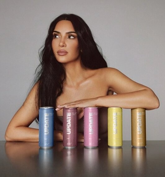 Головна 58 Кім Кардаш’ян випустила енергетик: зірка в огні критики через рекламні фото