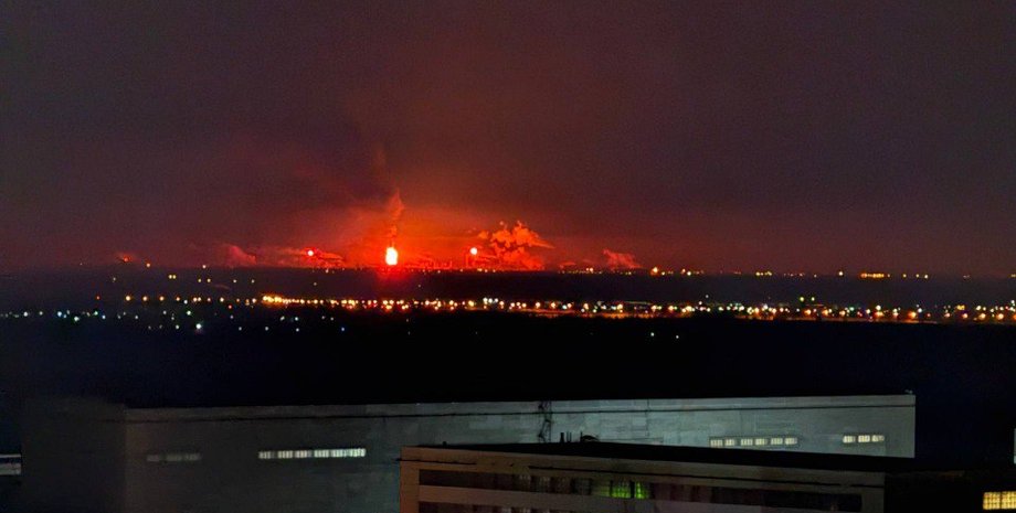 Безпілотники атакували нафтопереробний завод у Волгограді: виникла масштабна пожежа 3