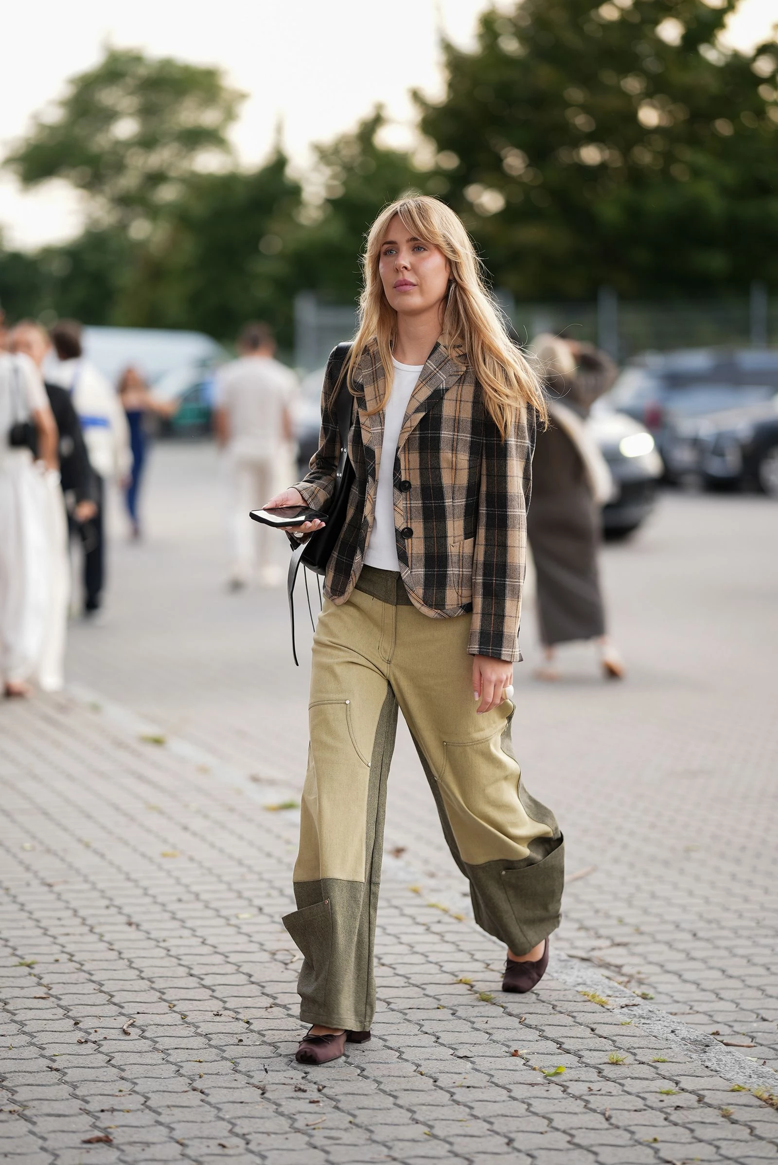 Карго повертаються: стильне втілення трендів 2000-х для вашого гардеробу 2026 року 10 Карго повертаються: стильне втілення трендів 2000-х для вашого гардеробу 2026 року3