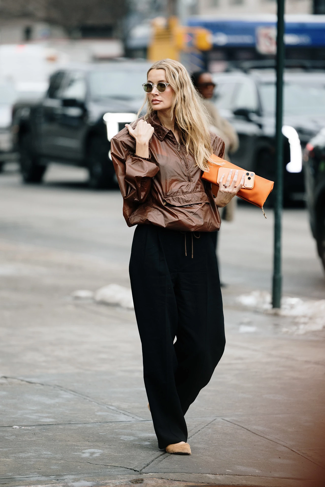 Стильні штани: як нюйоркчанки підкорюють вулиці цієї весни