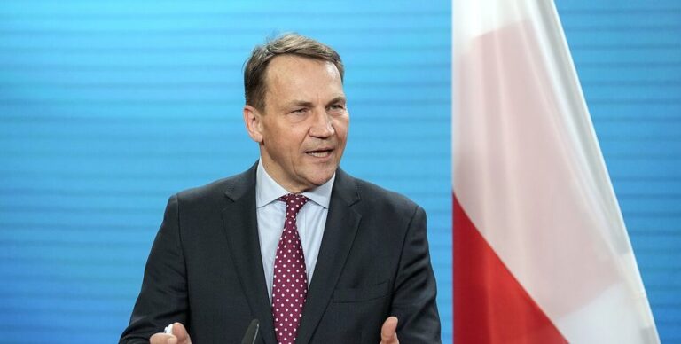 ЄС, готуйся до війни: Польща попереджає про загрозу нападу Росії на НАТО 1