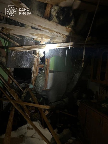 Нічний удар по Києву: опубліковано кадри наслідків 5 Нічний удар по Києву: опубліковано кадри наслідків 5