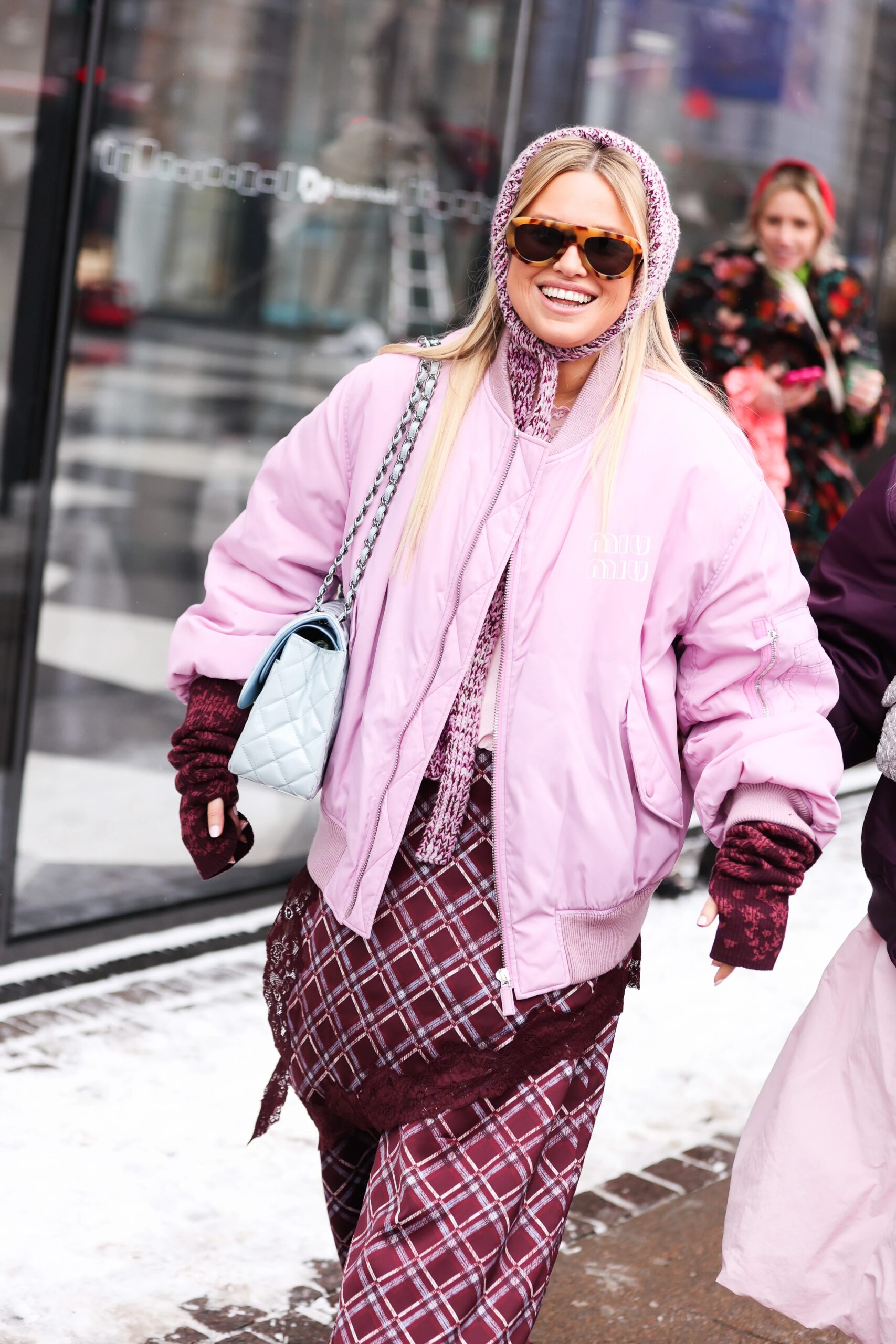 Зимові головні убори: відкрий для себе тренди від скандинавських зірок стилю