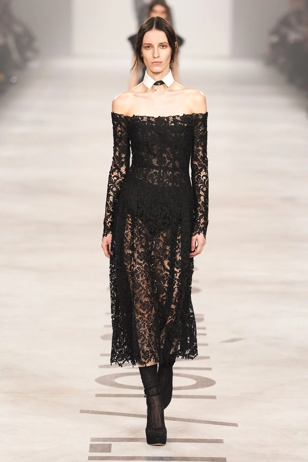 Fendi відзначає нову еру: дебютна колекція Марії Грації К'юрі "Менше я, більше ми"1