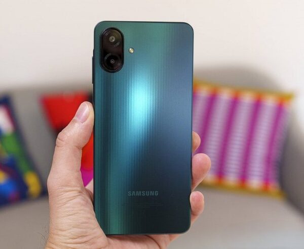 Як найбюджетніший Samsung перевершив S24 Ultra потужною батареєю