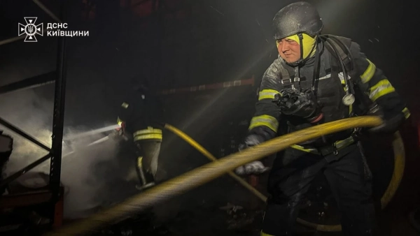 Безпілотники атакували склад Roshen у Яготині: сталася масштабна пожежа 10