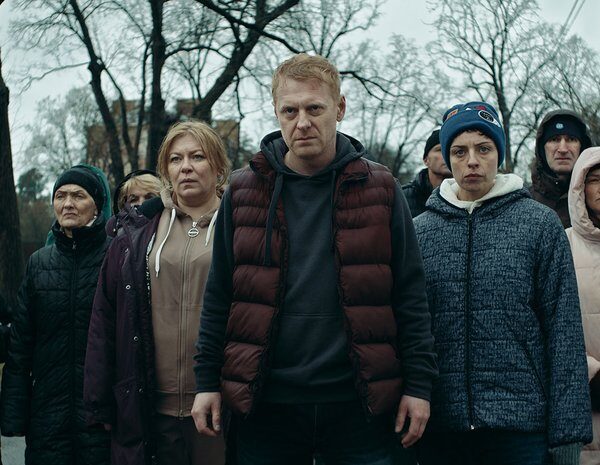 Головна 90 “Буча”: Погляд на справжню українську драму – рецензія на фільм