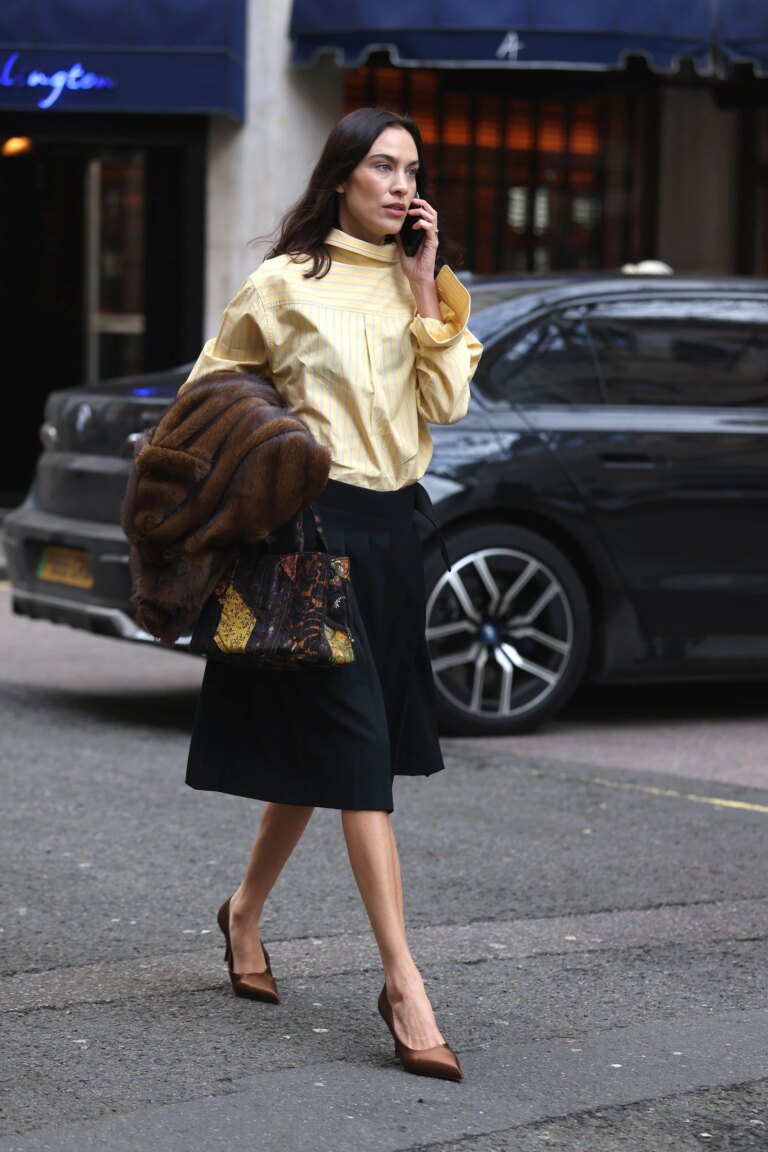 Сорочки цього року: трендовий спосіб носити, що ти мусиш спробувати 18 Сорочки цього року: трендовий спосіб носити, що ти мусиш спробувати 17