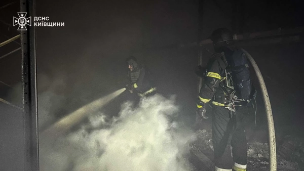 Безпілотники атакували склад Roshen у Яготині: сталася масштабна пожежа 11