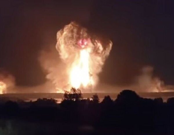 Головна 95 Крим під вогнем: дрони атакують Севастополь та військові аеродроми