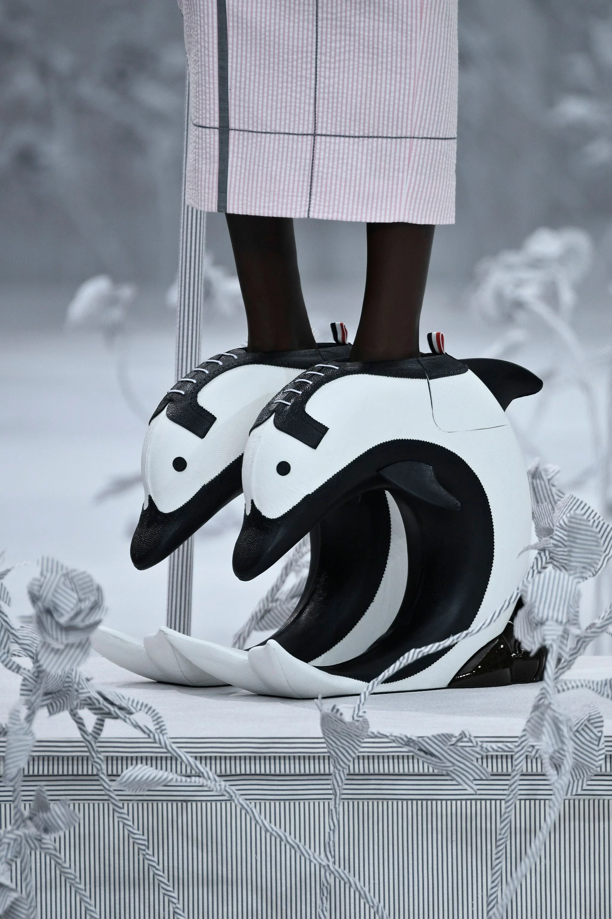 Найбільш приголомшливі пари взуття, що підкорили історію моди 24 Найбільш приголомшливі пари взуття, що підкорили історію моди5