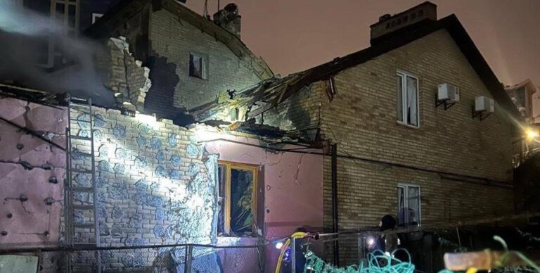 Нічний удар по Києву: опубліковано кадри наслідків 3