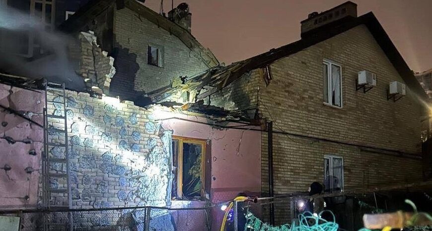 Головна 90 Нічний удар по Києву: опубліковано кадри наслідків