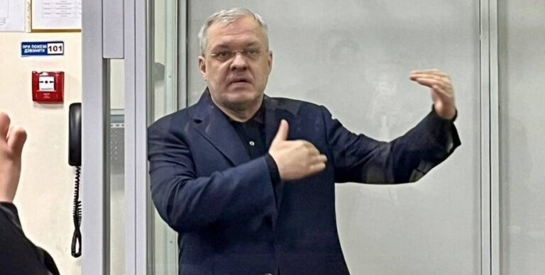 Прокурор розкрив деталі узгодження умов утримання детектива НАБУ в СІЗО 14 Прокурор розкрив деталі узгодження умов утримання детектива НАБУ в СІЗО 13