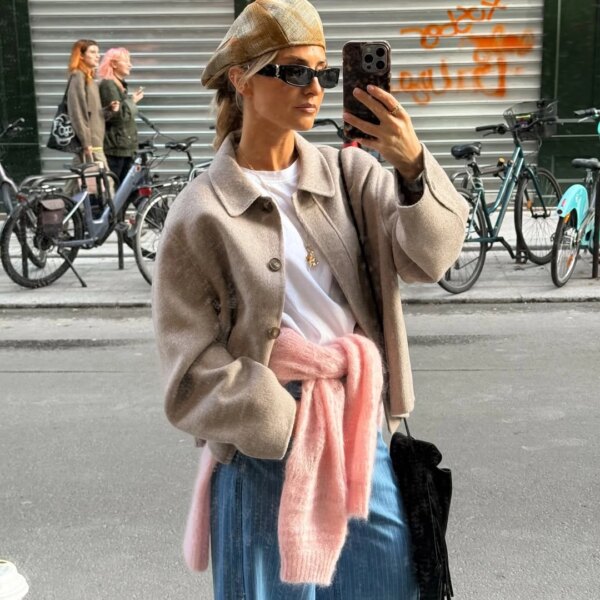 Головна 73 Засвіти свій стиль: 5 трендових образів з кольором, що підкорює…