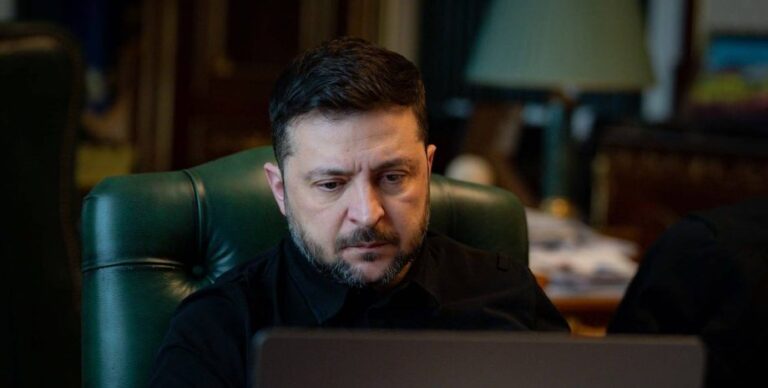 Як починає робочий день Зеленський під час війни: ранній підйом та багато кави за даними CNN 4 Як починає робочий день Зеленський під час війни: ранній підйом та багато кави за даними CNN 3
