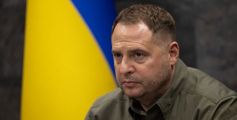 Колишній глава ОП облаштував спортзал у Палаці спорту: що це означає 2