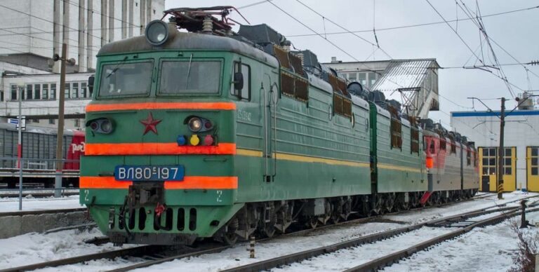 Партизанський удар: знищено російський електровоз, логістика ворога підірвана — відео 7