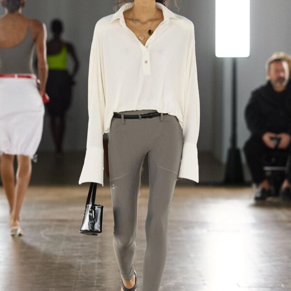 Головна 87 Скінні штани: сенсаційне повернення, якого ви не очікували у 2026…