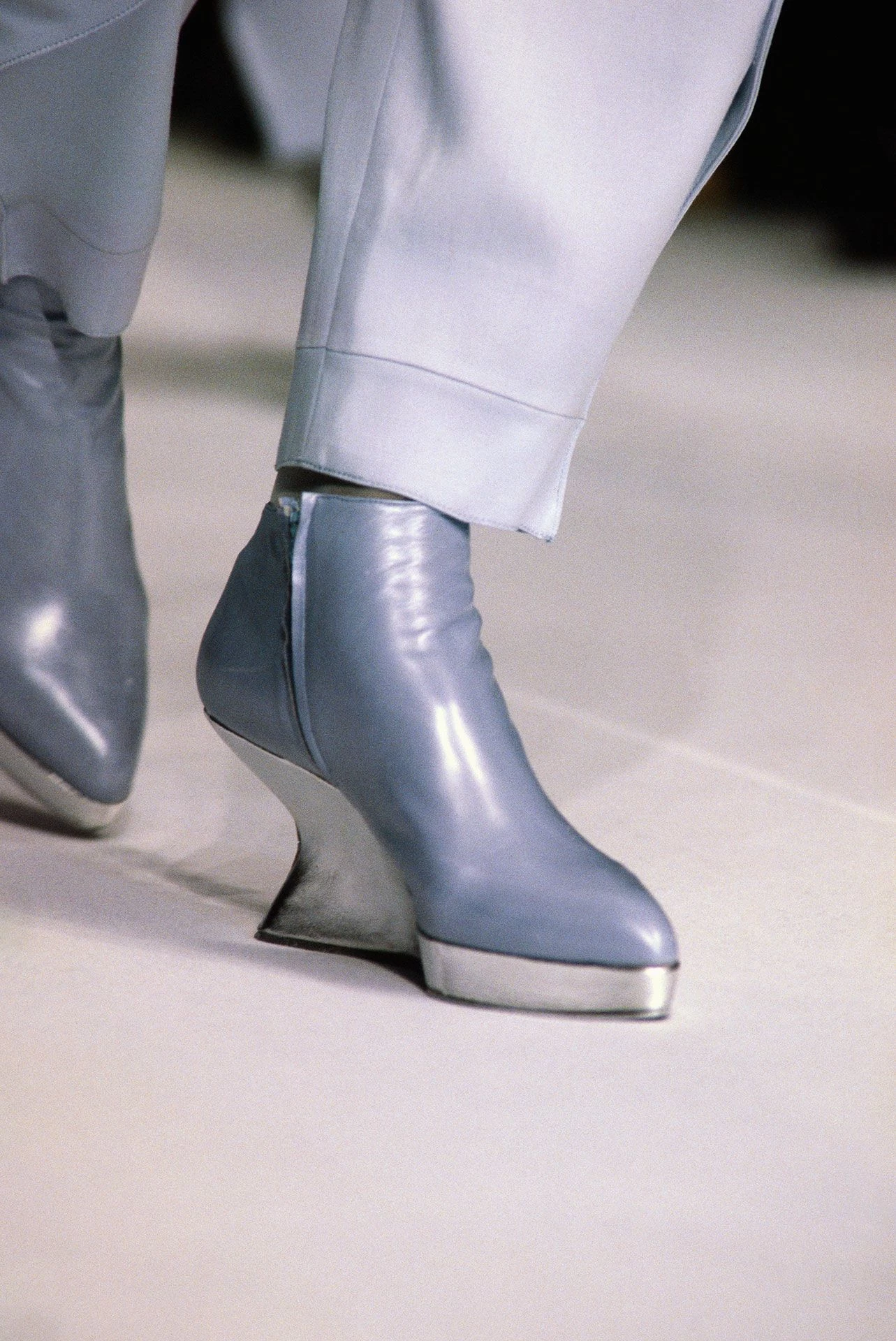 Найбільш приголомшливі пари взуття, що підкорили історію моди 19 Найбільш приголомшливі пари взуття, що підкорили історію моди0